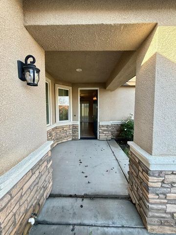 1762 Bolton Avenue, Tulare, CA 93274