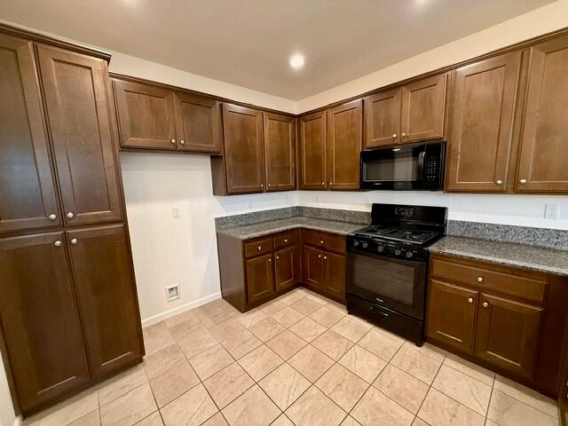 1762 Bolton Avenue, Tulare, CA 93274