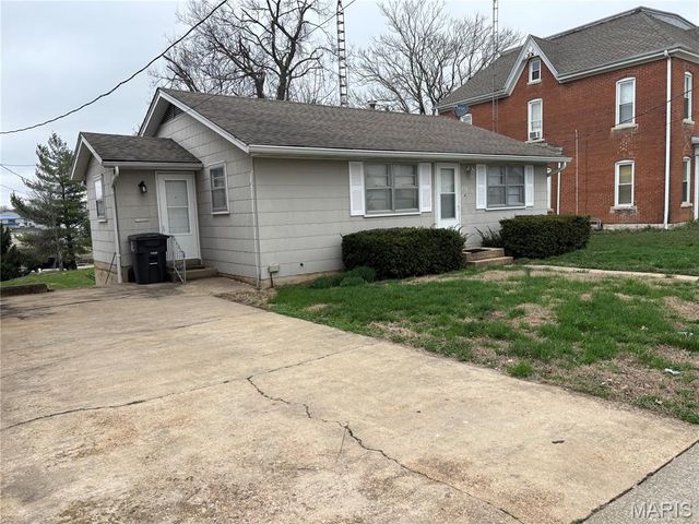 230 N Walnut Street, Perryville, MO 63775