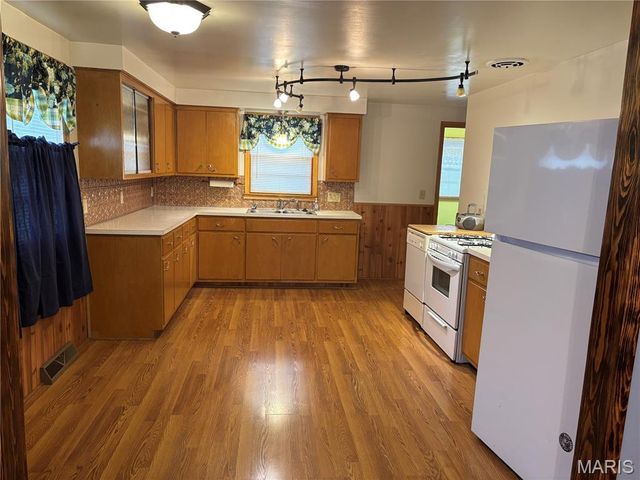 230 N Walnut Street, Perryville, MO 63775