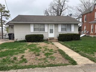 230 N Walnut Street, Perryville, MO 63775