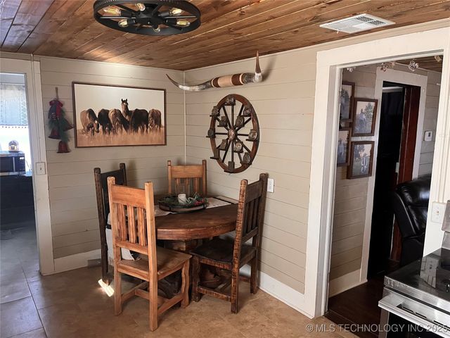 20285 95th Street East, Webbers Falls, OK 74470