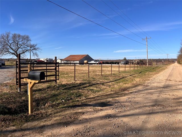 20285 95th Street East, Webbers Falls, OK 74470