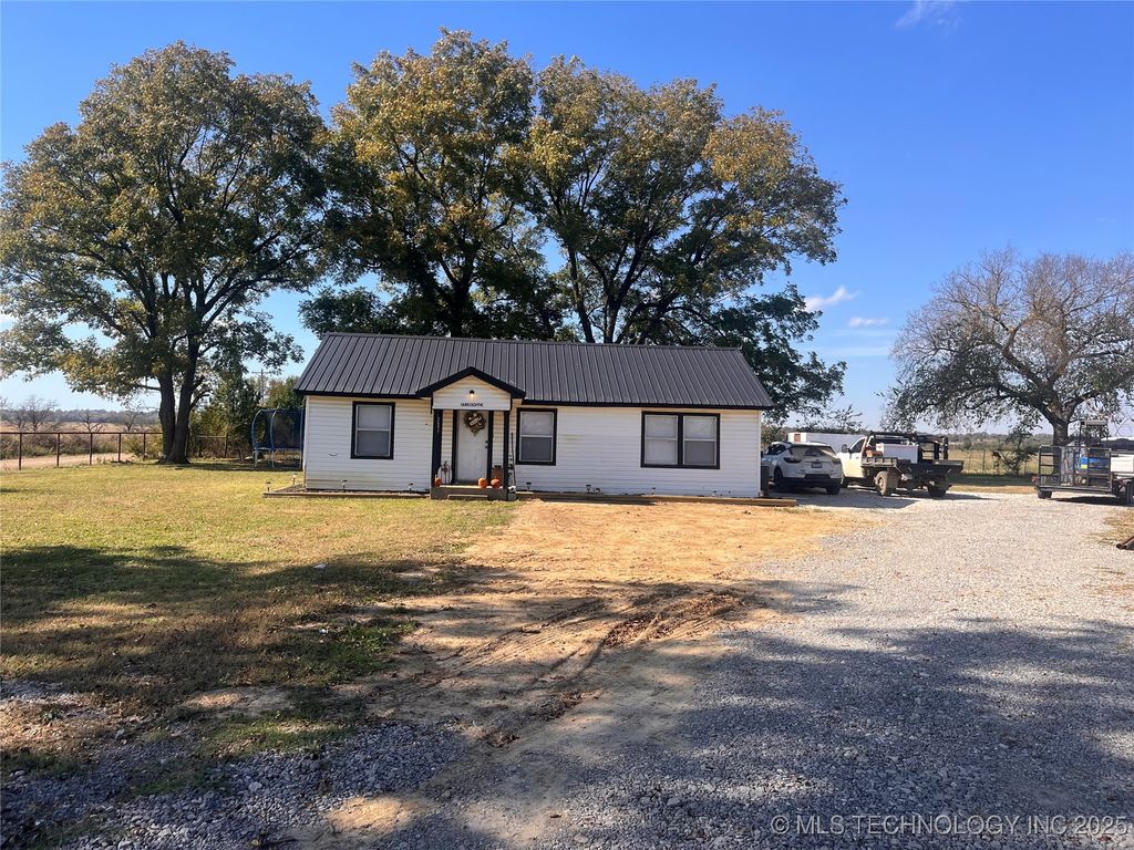 20285 95th Street East, Webbers Falls, OK 74470