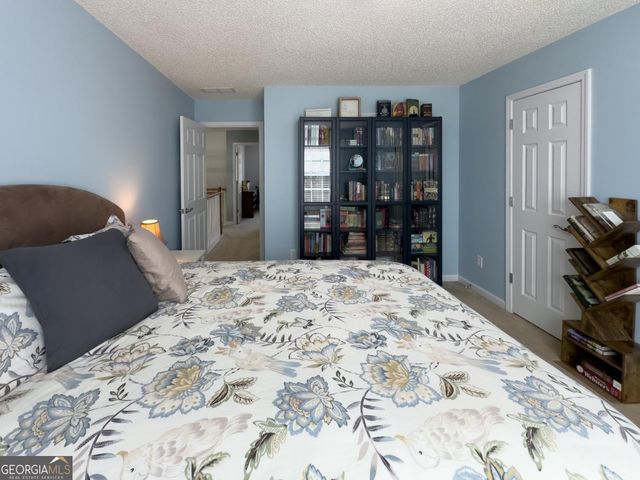 240 Miracle Lane, Fayetteville, GA 30215