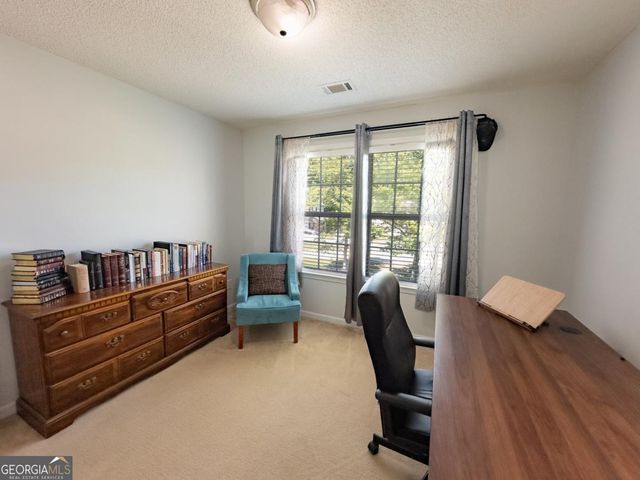 240 Miracle Lane, Fayetteville, GA 30215