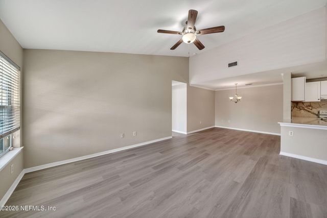 7800 POINT MEADOWS Drive 934, Jacksonville, FL 32256