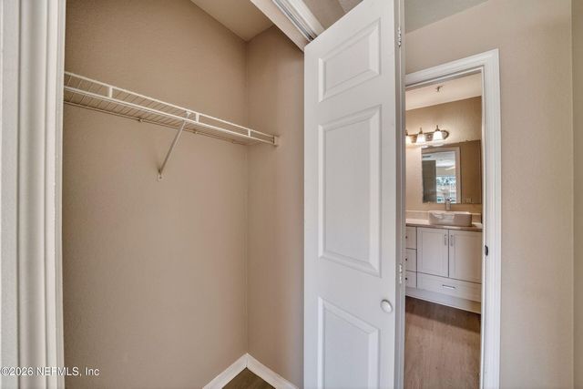 7800 POINT MEADOWS Drive 934, Jacksonville, FL 32256