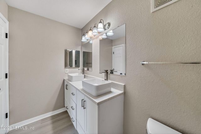 7800 POINT MEADOWS Drive 934, Jacksonville, FL 32256