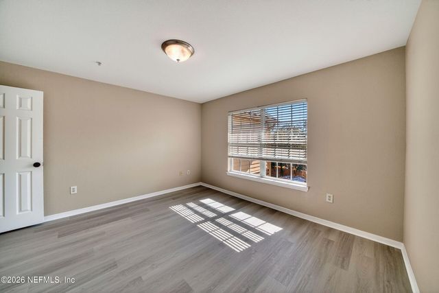 7800 POINT MEADOWS Drive 934, Jacksonville, FL 32256