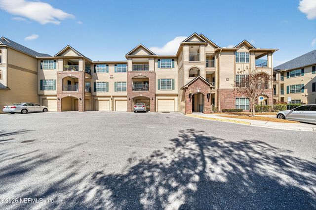 7800 POINT MEADOWS Drive 934, Jacksonville, FL 32256