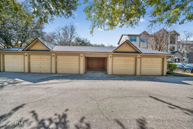 7800 POINT MEADOWS Drive 934, Jacksonville, FL 32256