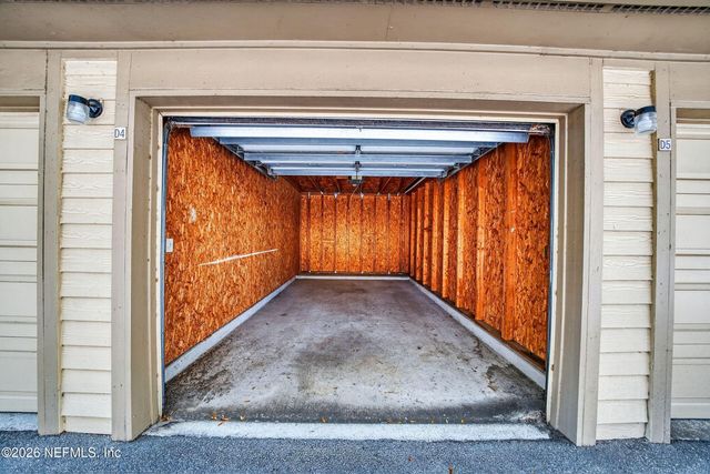 7800 POINT MEADOWS Drive 934, Jacksonville, FL 32256