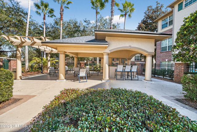 7800 POINT MEADOWS Drive 934, Jacksonville, FL 32256