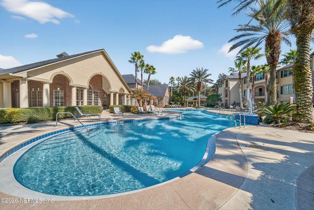 7800 POINT MEADOWS Drive 934, Jacksonville, FL 32256