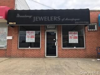 1064B N Broadway, North Massapequa, NY 11758