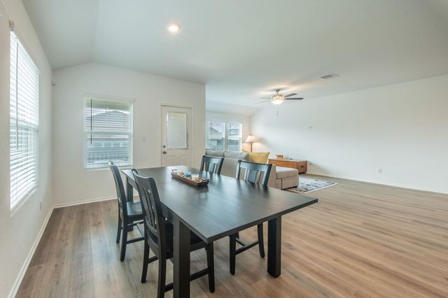1704 Cobblecrest LN, Leander, TX 78641