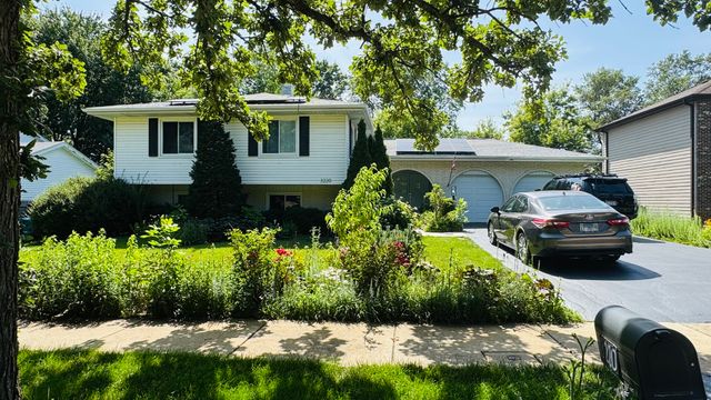 3220 Saratoga Avenue, Downers Grove, IL 60515