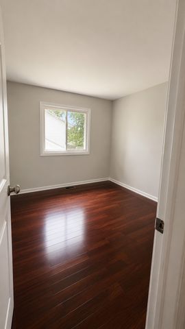 3220 Saratoga Avenue, Downers Grove, IL 60515