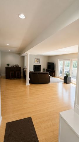 3220 Saratoga Avenue, Downers Grove, IL 60515