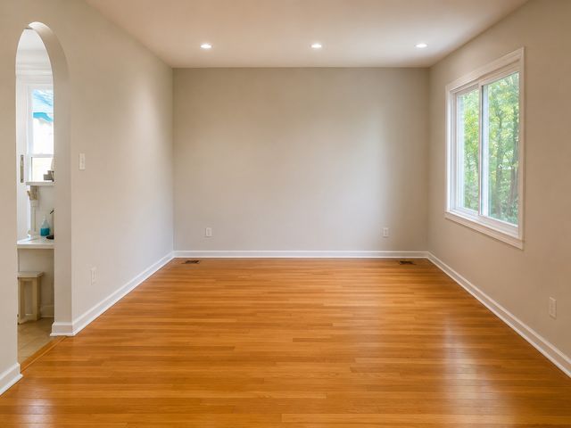 3220 Saratoga Avenue, Downers Grove, IL 60515