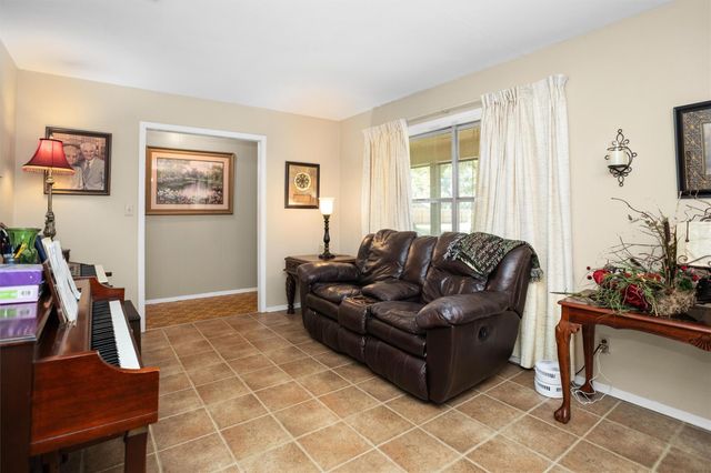 5206 Lotus Lane, Lufkin, TX 75904