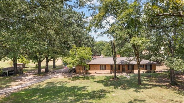 5206 Lotus Lane, Lufkin, TX 75904