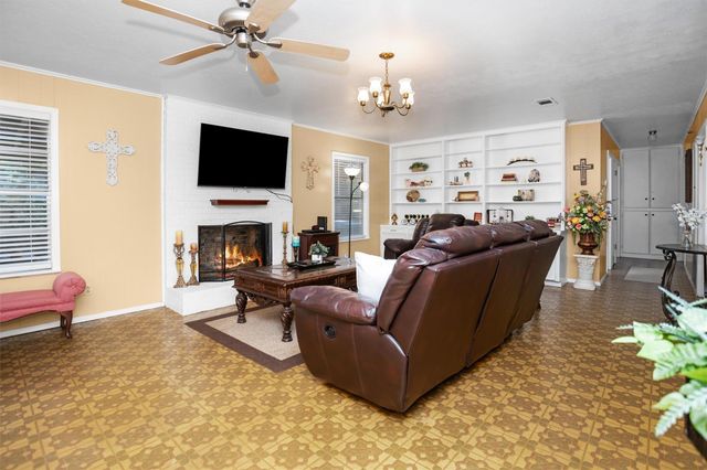 5206 Lotus Lane, Lufkin, TX 75904