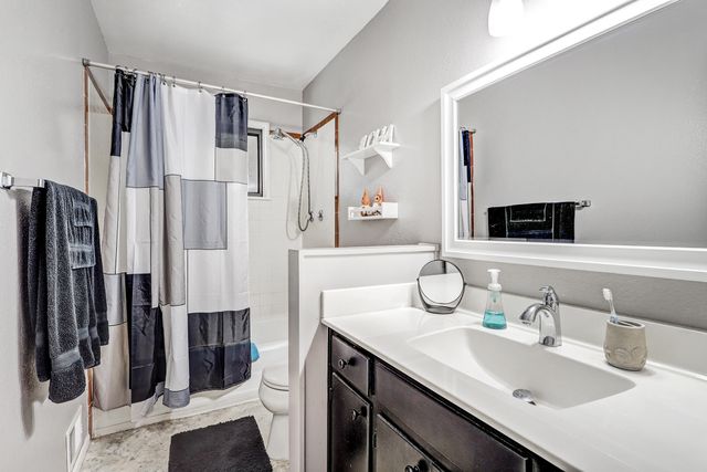 9916 Toltec Road NE, Albuquerque, NM 87111