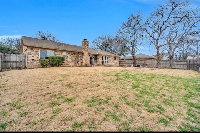 605 Steeplechase Drive, Bedford, TX 76021