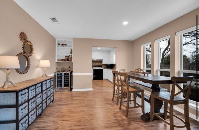 605 Steeplechase Drive, Bedford, TX 76021