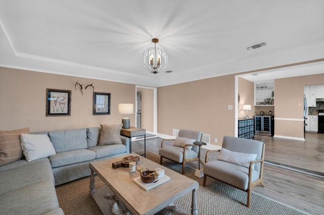 605 Steeplechase Drive, Bedford, TX 76021