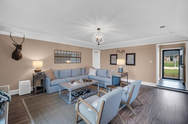 605 Steeplechase Drive, Bedford, TX 76021