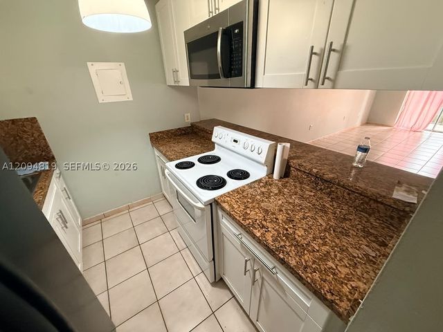 1285 W 26th Pl 205, Hialeah, FL 33010