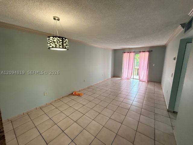 1285 W 26th Pl 205, Hialeah, FL 33010