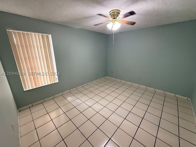 1285 W 26th Pl 205, Hialeah, FL 33010