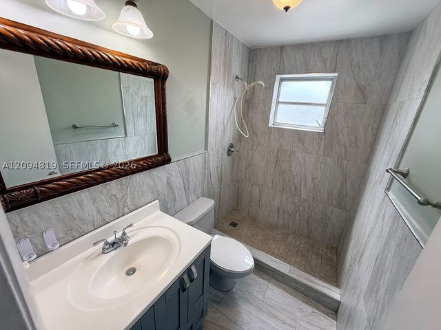 1285 W 26th Pl 205, Hialeah, FL 33010