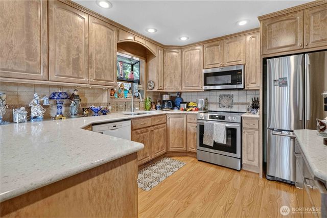 1006 Sandy Bend Road, Castle Rock, WA 98611