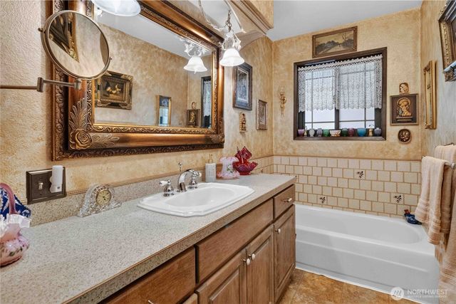 1006 Sandy Bend Road, Castle Rock, WA 98611