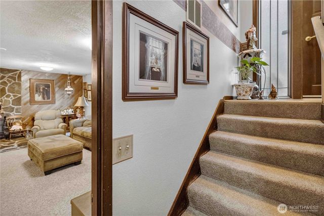 1006 Sandy Bend Road, Castle Rock, WA 98611