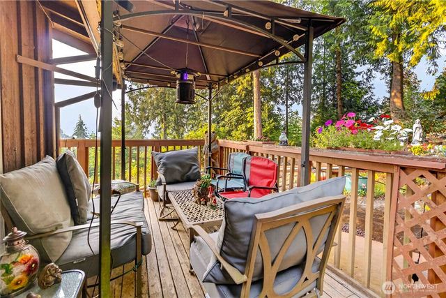 1006 Sandy Bend Road, Castle Rock, WA 98611