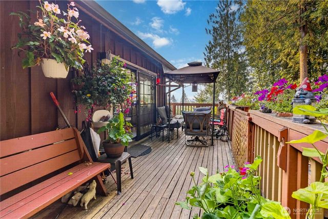 1006 Sandy Bend Road, Castle Rock, WA 98611
