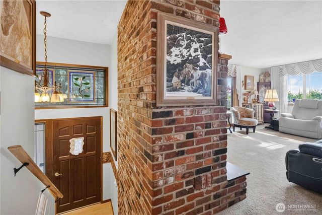 1006 Sandy Bend Road, Castle Rock, WA 98611