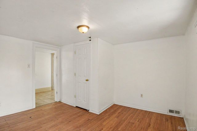 242 N Elizabeth Street, Marine City, MI 48039