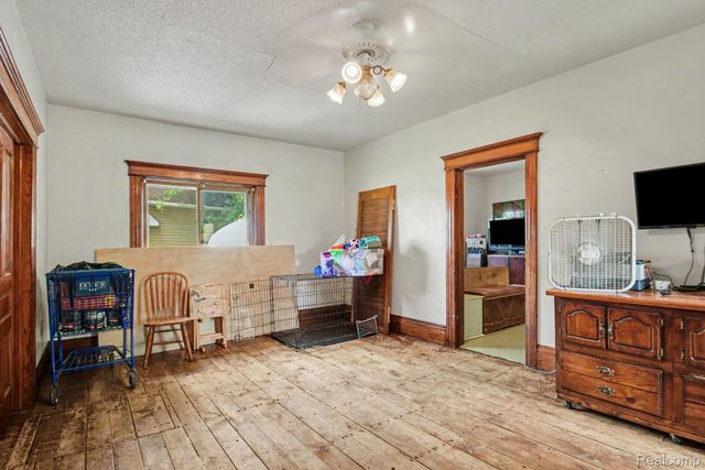242 N Elizabeth Street, Marine City, MI 48039