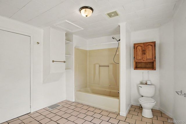 242 N Elizabeth Street, Marine City, MI 48039