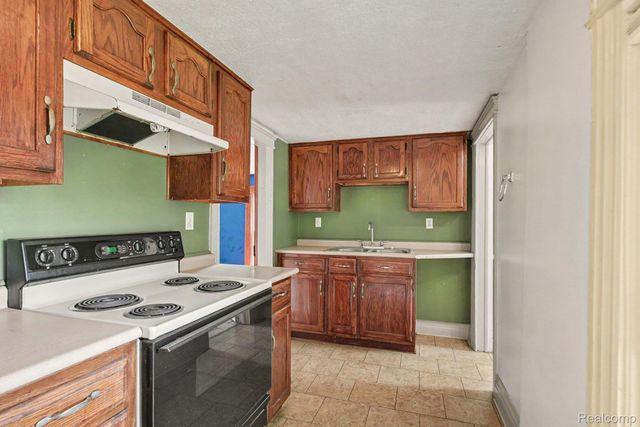 242 N Elizabeth Street, Marine City, MI 48039