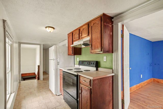242 N Elizabeth Street, Marine City, MI 48039