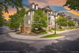1071 Beaver Run, Troy, MI 48083
