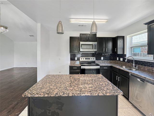 6133 Chalk Hollow Drive, Fort Worth, TX 76179